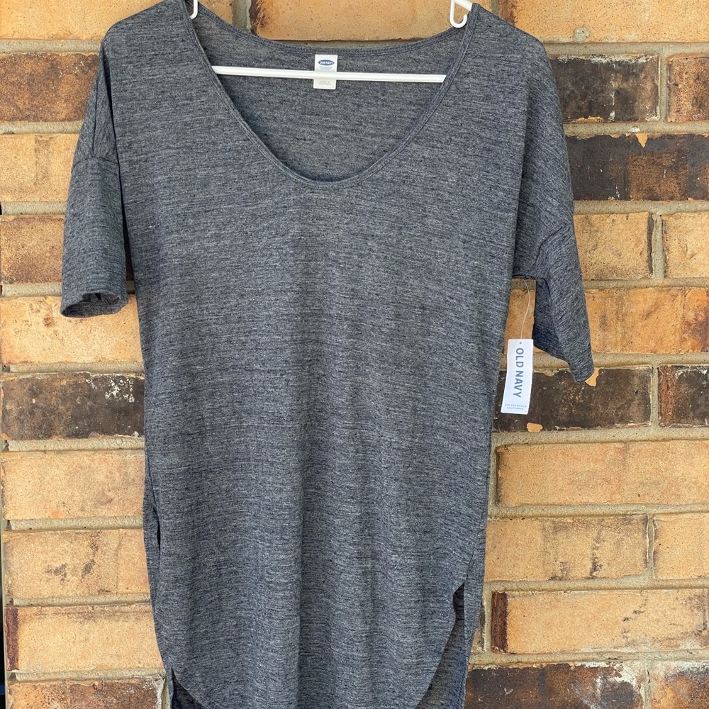 Old Navy tee